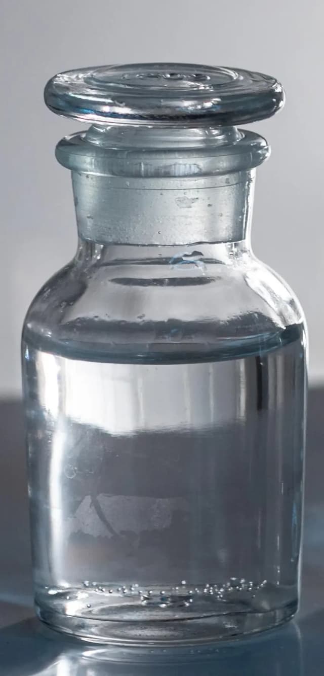 Licor branca de baixo teor aromático